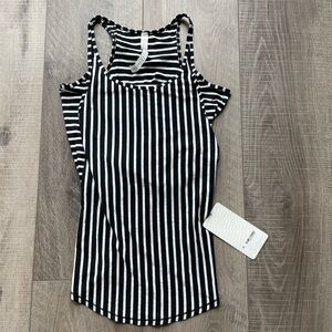 Lululemon Vita Racer Tank in Black / White Size 8